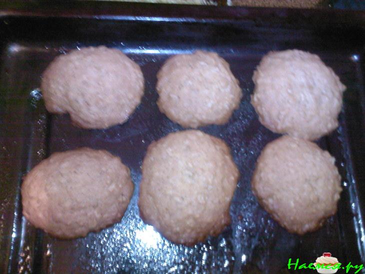 Овсяное печенье с медом и грецкими орехами Овсяное печенье с медом и грецкими орехами