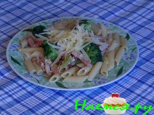 Пенне с брокколи под соусом из порея