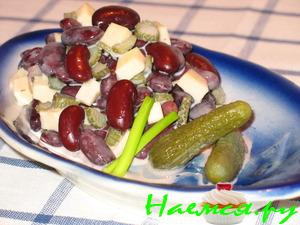 Салат фасолевый с сыром и огурцом