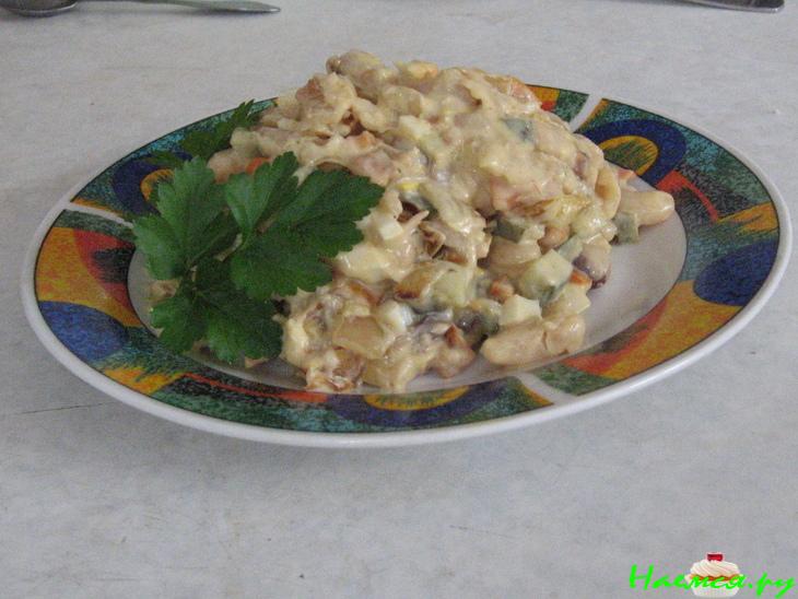 Салат зимний с фасолью и грибами
