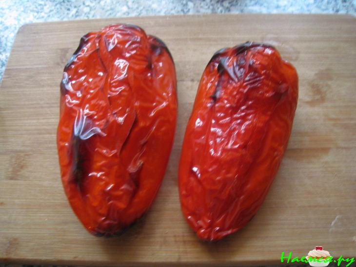 Запеченные креветки с соусом ромеско Запеченные креветки с соусом ромеско