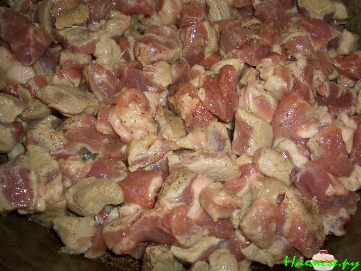 Свинина с фасолью и галушками