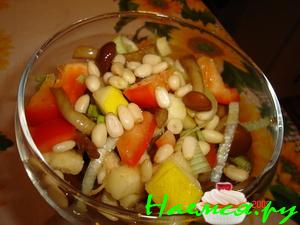 Салат с опятами и айвой "Экспромт"