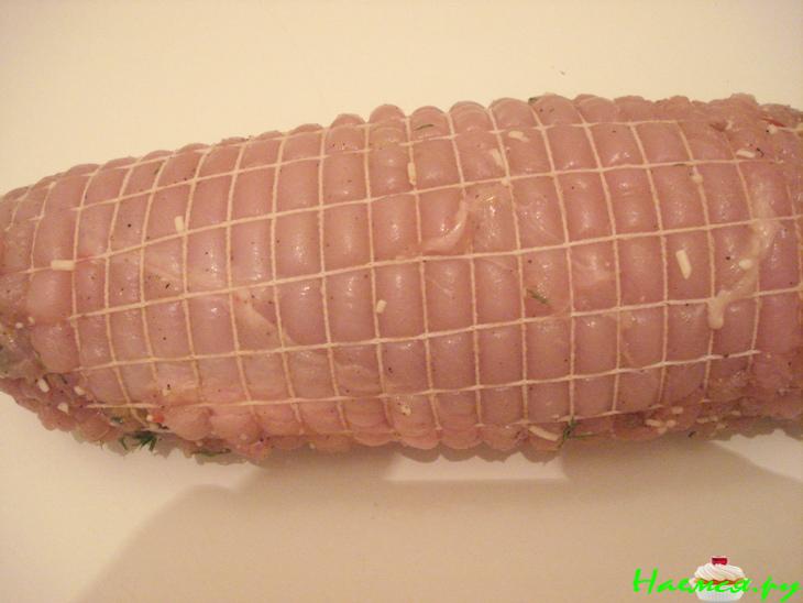 Рулет из филе индюшки с ароматной начинкой