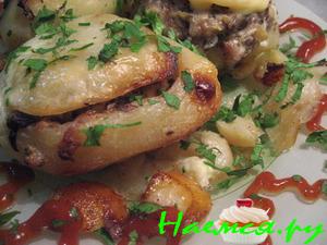 Ароматный запеченый фаршированный картофель со свининой, грибами и копченым салом Ароматный запеченый фаршированный картофель со свининой, грибами и копченым салом