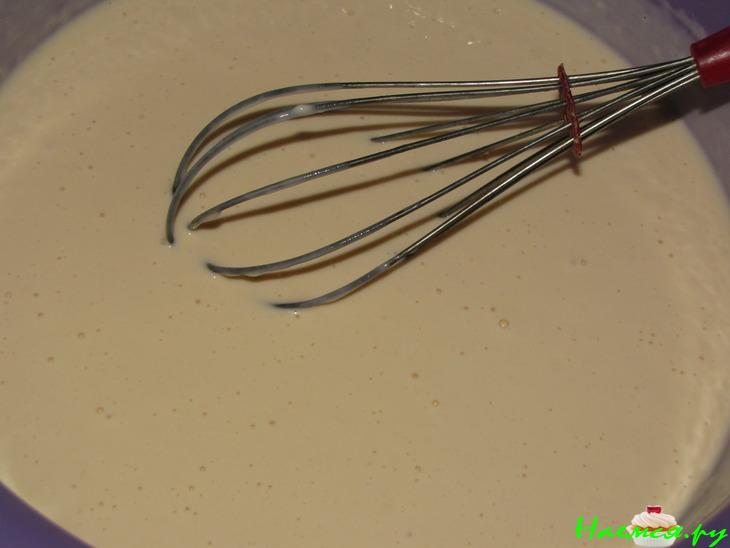 Несладкий, нежный пирог с консервированной рыбой