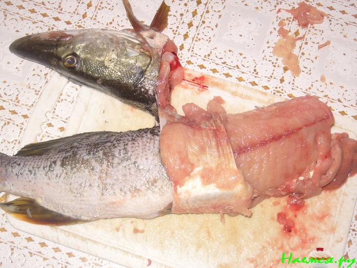 Щука фаршированная запеченная