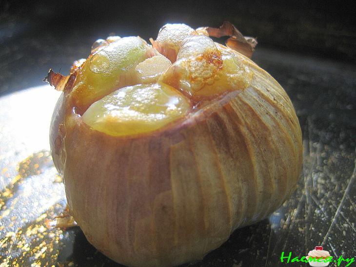 Паштет из нута с печеным чесноком и соком лайма