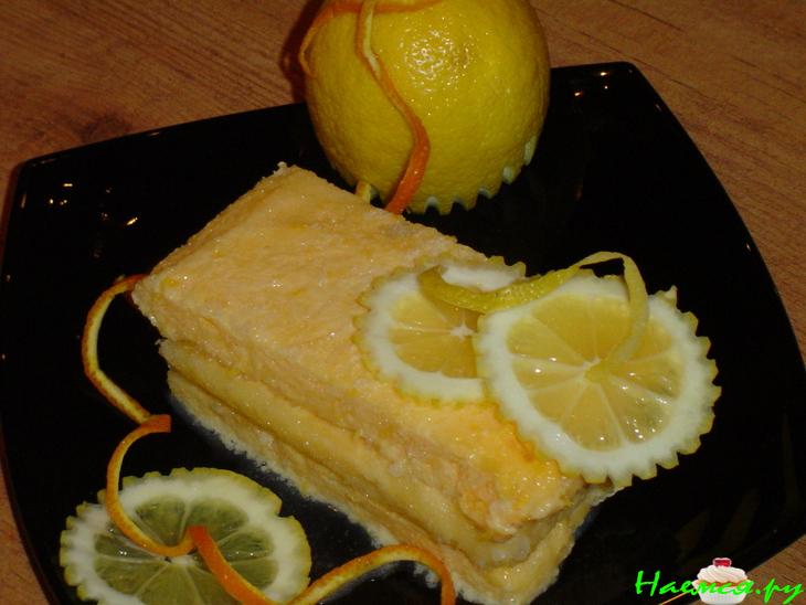 Лимонное семифредо (замороженный десерт) Лимонное семифредо (замороженный десерт)