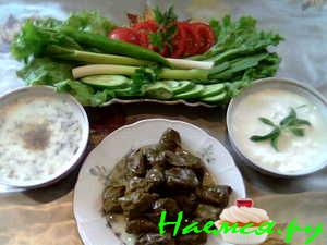 Долма из виноградных листьев