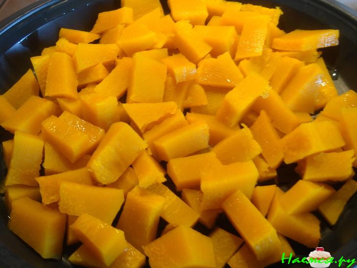 Тыквенная запеканка с ветчиной и теплым багетом