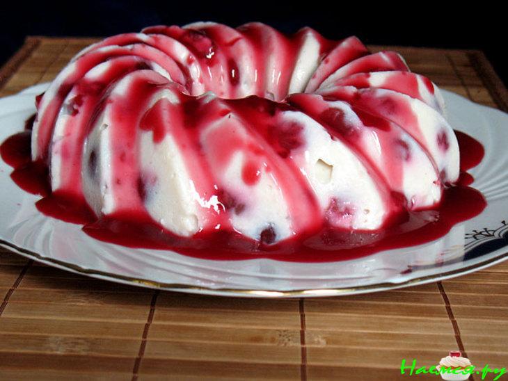 Холодный молочный пудинг с вишнями Холодный молочный пудинг с вишнями