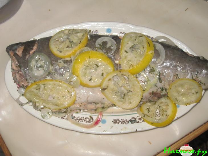 Форель с соусом, запеченная в фольге Форель с соусом, запеченная в фольге