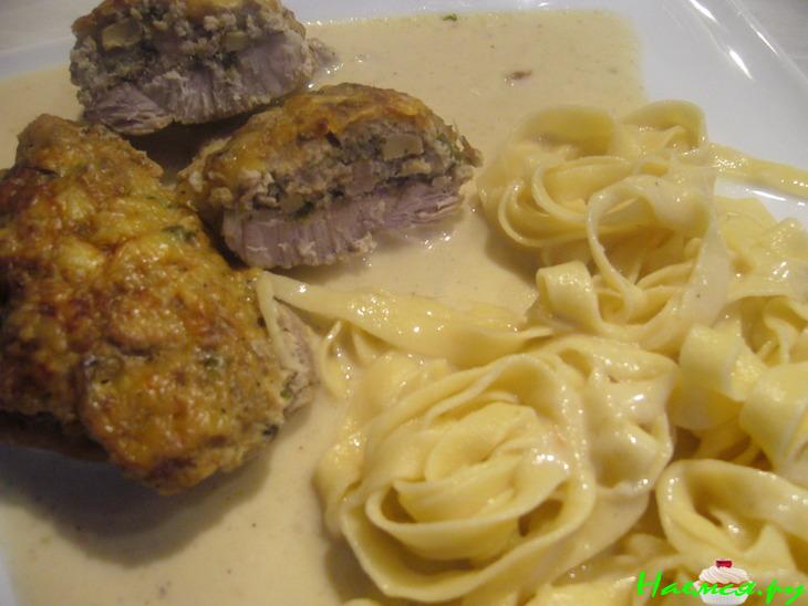 Свиные отбивные с припеком и сливочно-горчичным соусом