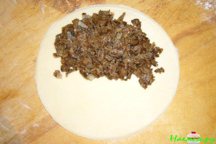 Чебуреки с грибами