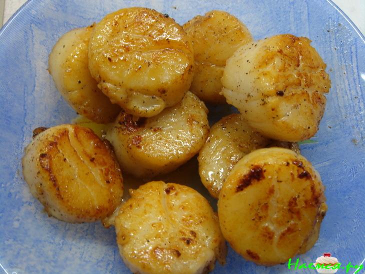 Морские гребешки со спаржей Морские гребешки со спаржей