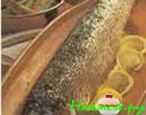 Щука, припущенная с вином