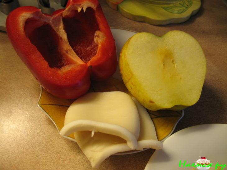 Салат с кальмарами и зеленым яблоком Салат с кальмарами и зеленым яблоком