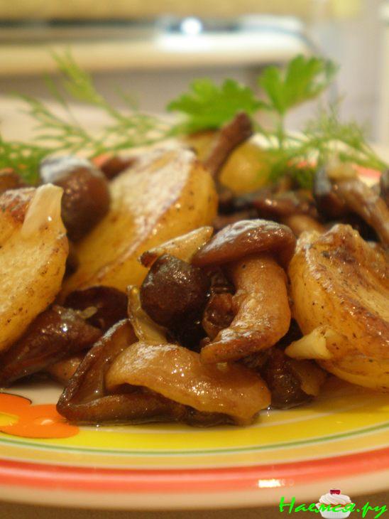 Опята с молодой картошечкой