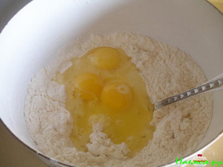 Рождественский хлеб с изюмом и клюквой