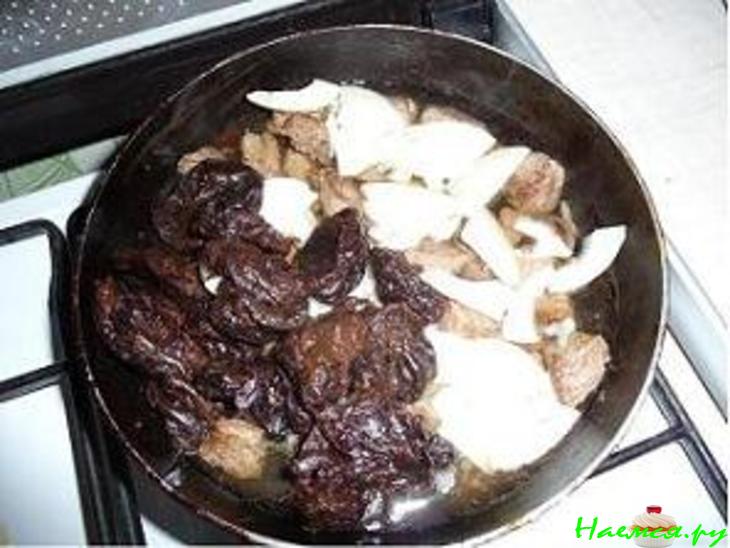 Говядина тушеная с черносливом