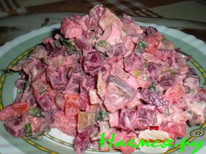 Салат "Балканский" с сельдью и свеклой