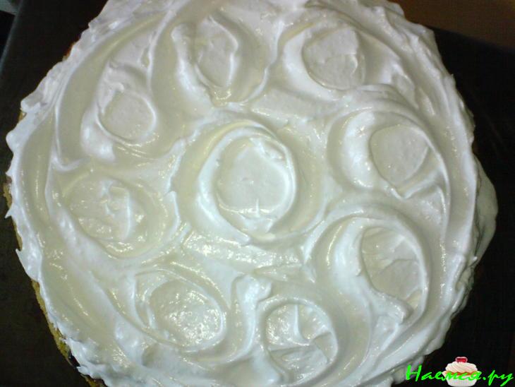 Пирог вишнёвый с белковым кремом