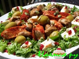 Салат из куриных грудок