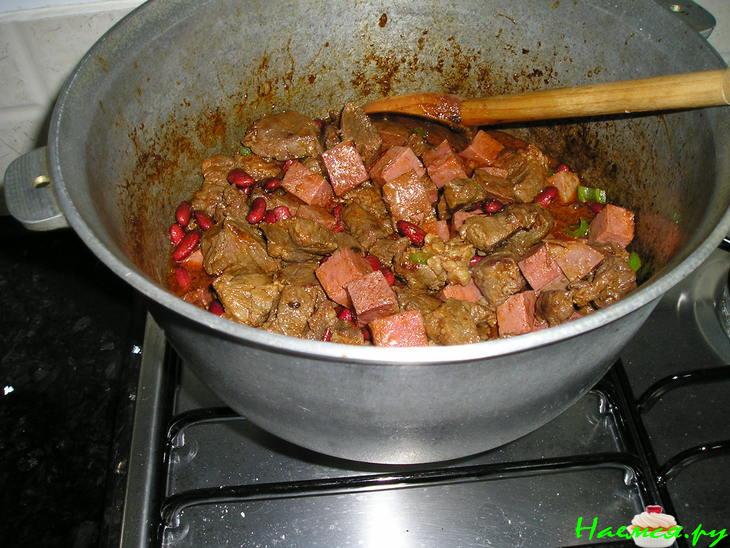 Суп гуляш Суп гуляш