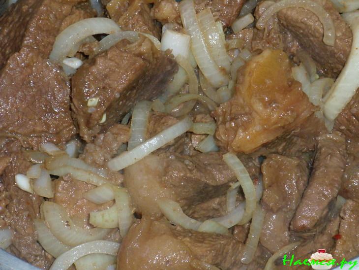 Говядина тушеная с укропом и сухим вином Говядина тушеная с укропом и сухим вином