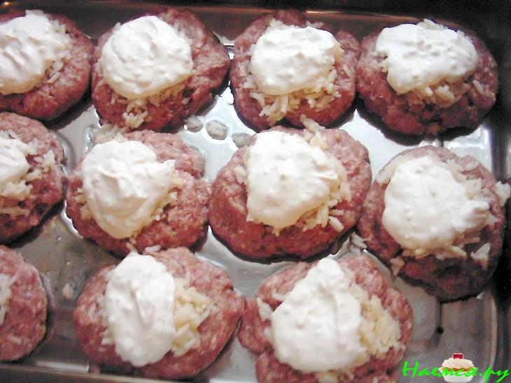 Мясные ватрушки с рисом и сыром