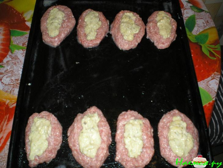 Котлеты, запеченные под молочным соусом