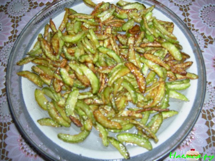 Томатный пряный соус с кабачком