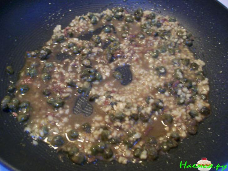 Спагетти с соусом из тунца