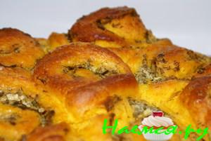 Тыквенные пампушки с зеленью и чесноком