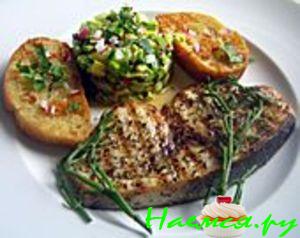 Маринованная рыба-меч с овощами 