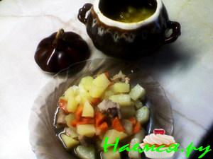 "Жаркое из индейки с овощами в горшочке"