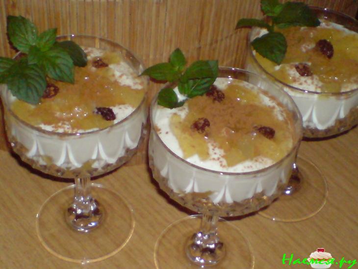 Тирамису из яблок и миндального печенья