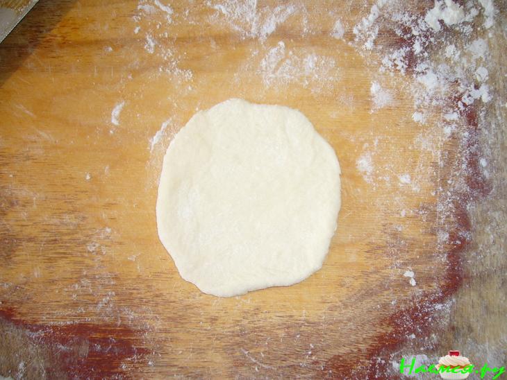 Пирожки с рыбой и зеленым луком