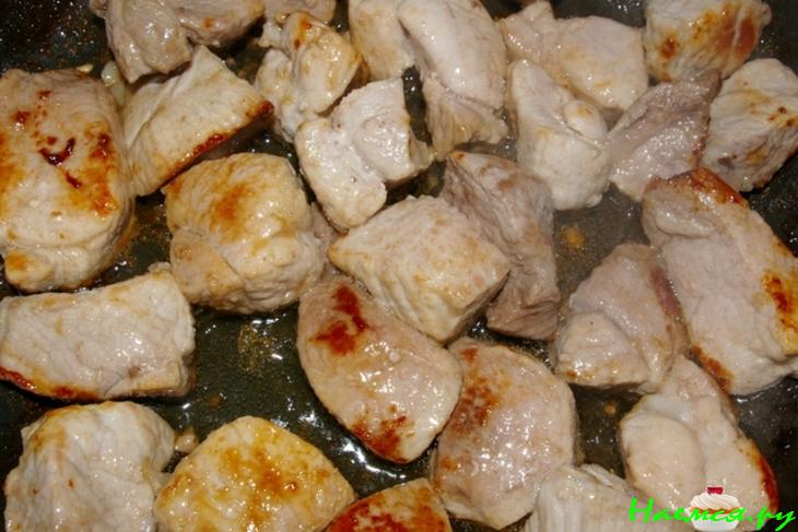 Свининка с алычой