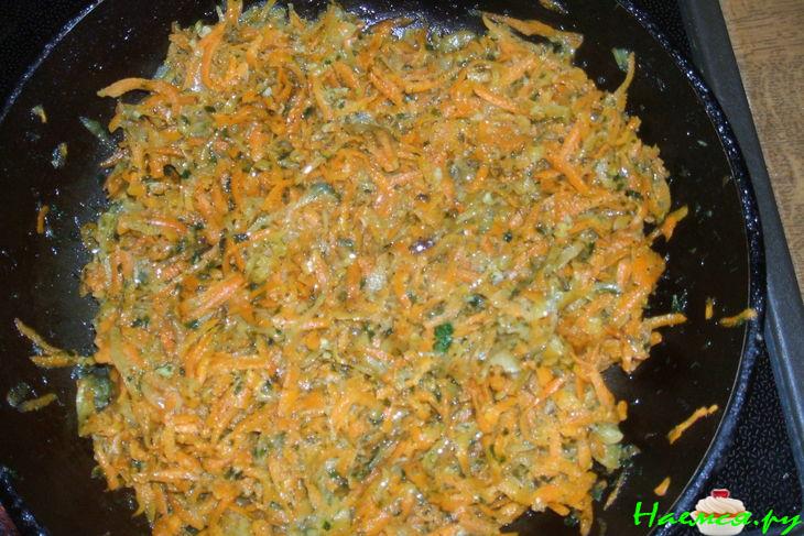 Баклажанные рулетики с овощами и зеленью