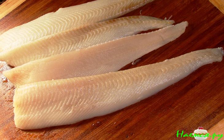 Морской язык с соусом и креветками