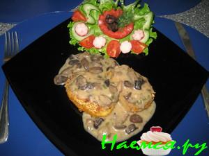 Картофельные котлеты с грибным соусом