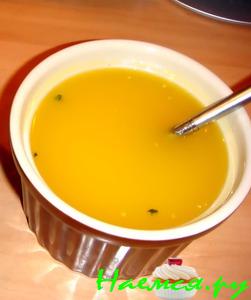 "Облагороженное" сливочное масло (чесночно-мятное)