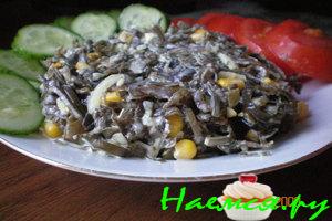 Салат из морской капусты с овощами