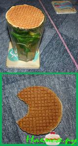 Имбирный чай с карамельной вафлей