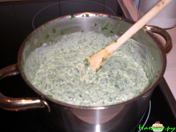 Лосось запечённый в шпинате и сыре