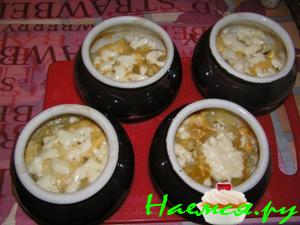 Жаркое с мясом и грибами в горшочке