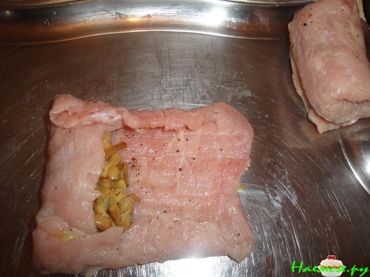 Мясные рулеты с начинкой - рецепт выходного дня