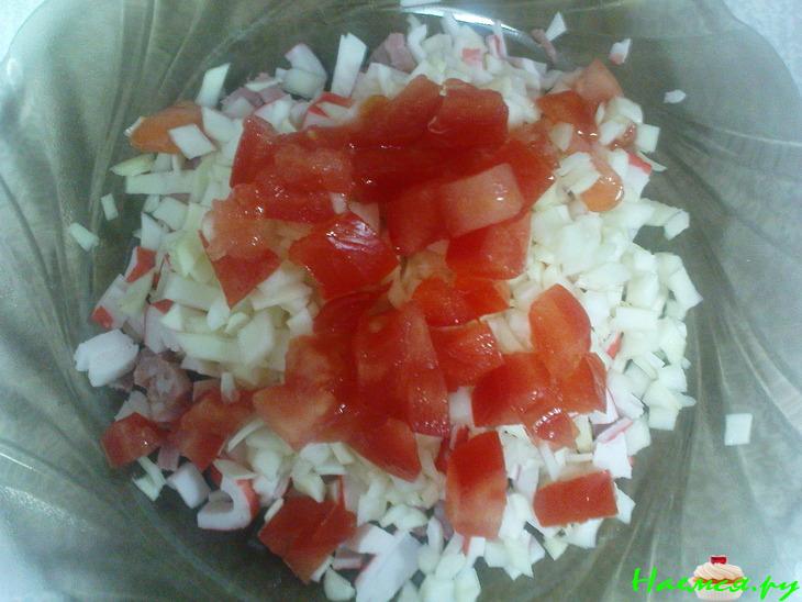 Салат "Радужный" с капустой и крабовыми палочками